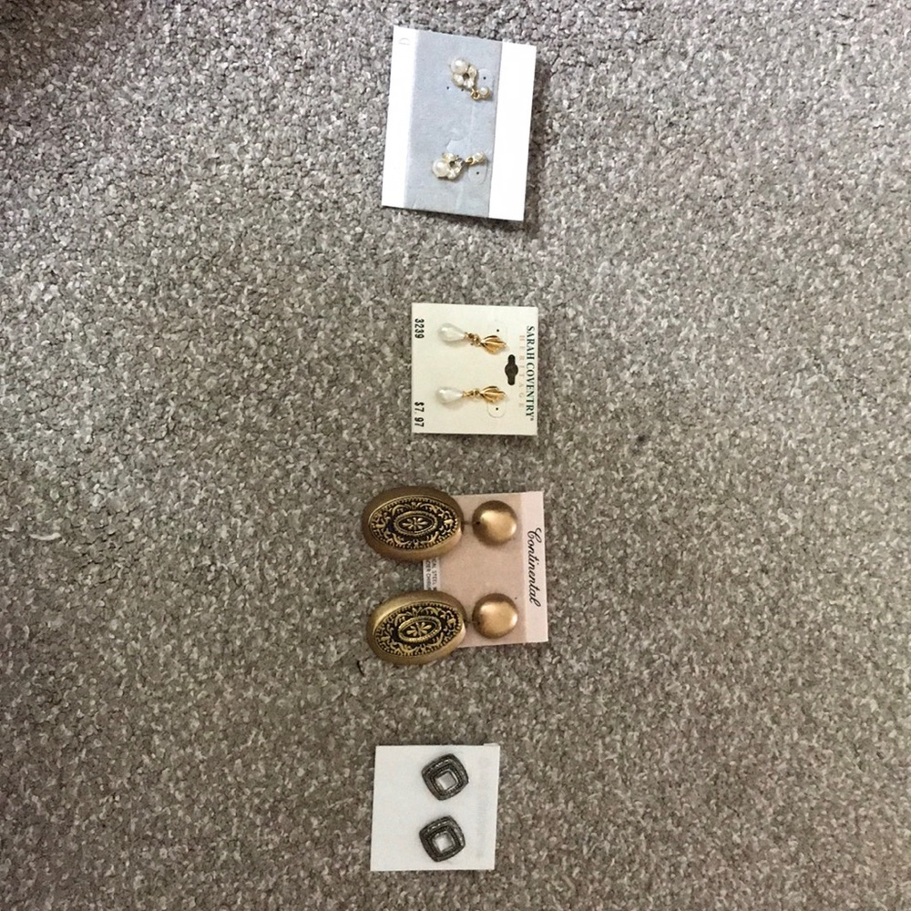 Bundle of 4 pairs of earring all NWT